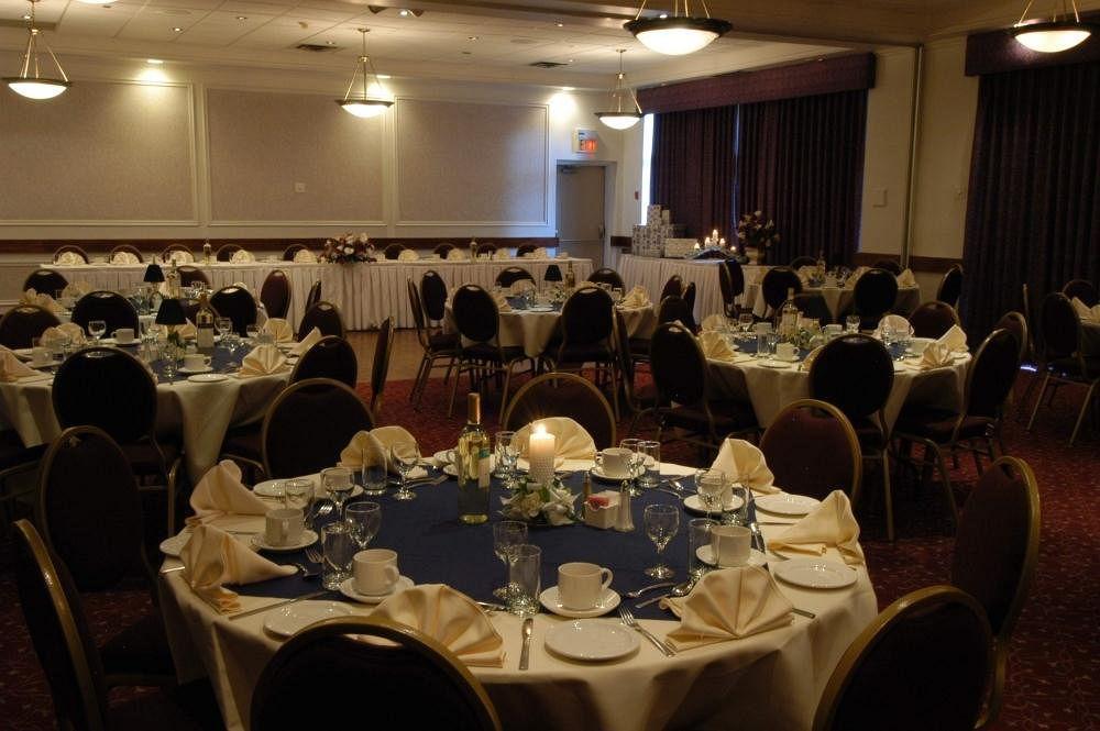 Western Kanata And Conference Centre Hotel 3*